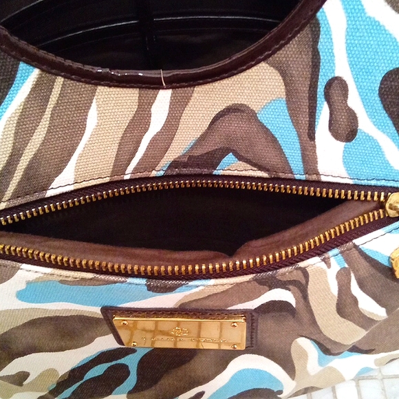 Trina Turk Round Handle Canvas Print Large Bag - Picture 9 of 10